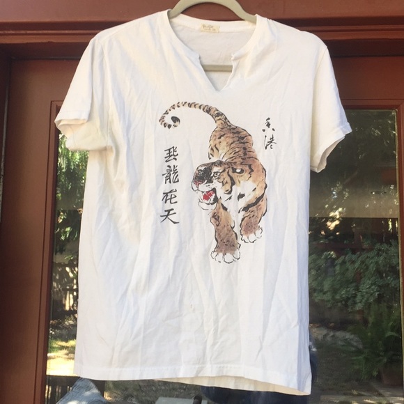 brandy melville tiger shirt